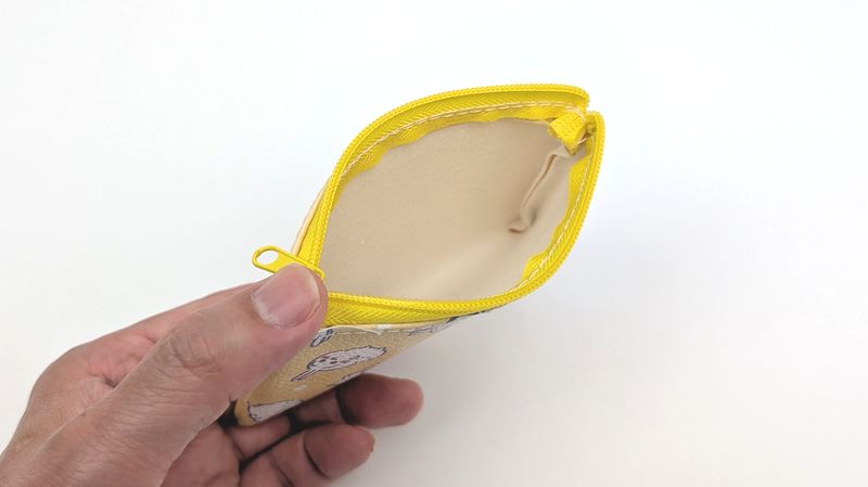 仕切り無しでダイナミックに硬貨を入れておける!