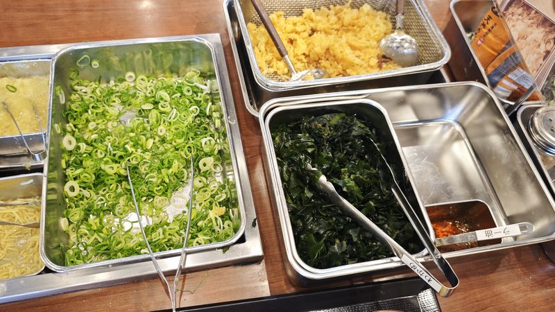 無料サービスに追加のわかめとラー油に対面!