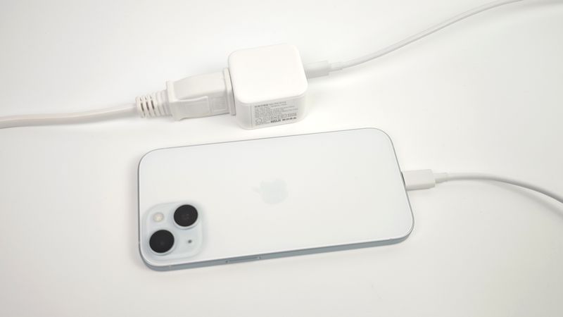 無印「急速充電器 USB-C/USB-A」はiPhoneを急速充電できる!