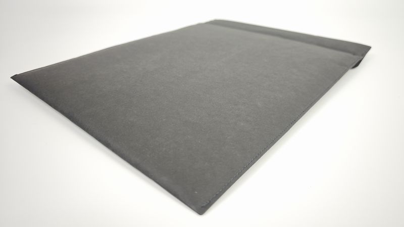 ジーンズラベル素材で薄くて軽い!意外と丈夫で驚く!