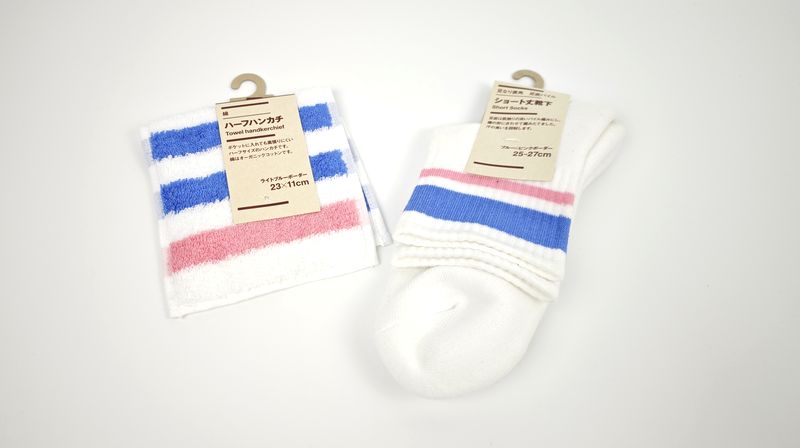 ローソン限定の尖りデザインの「ハーフハンカチ」もあり!