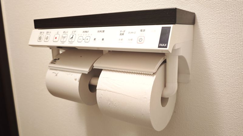 通常のトイレホルダーにも問題なく入る!