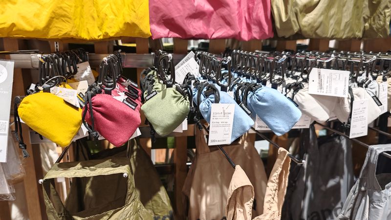 スタンダードプロダクツのエコバッグはくしゅっとコンパクトに持ち運びラクチン!
