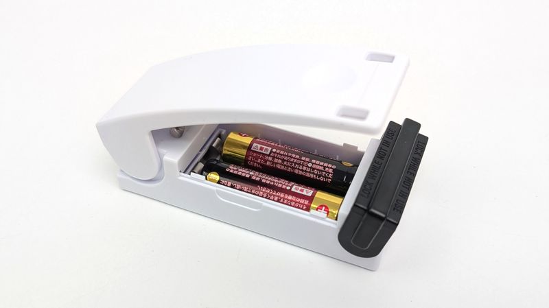 電池2本をセット