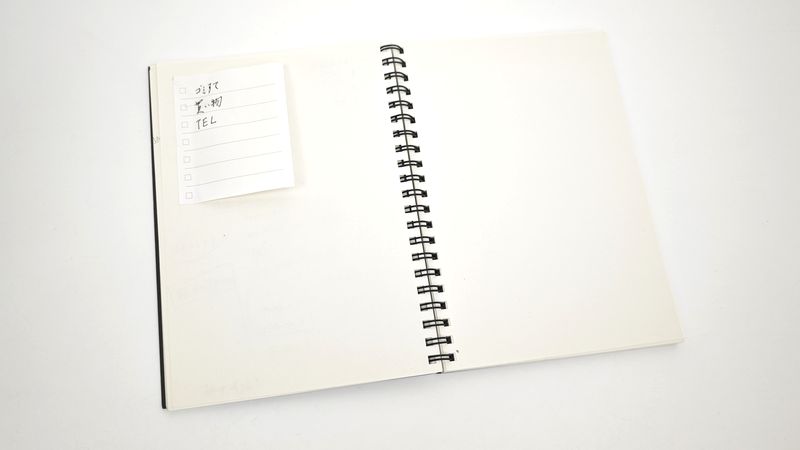 チェックリスト付箋をノートに貼り付けて日々の記録にも!
