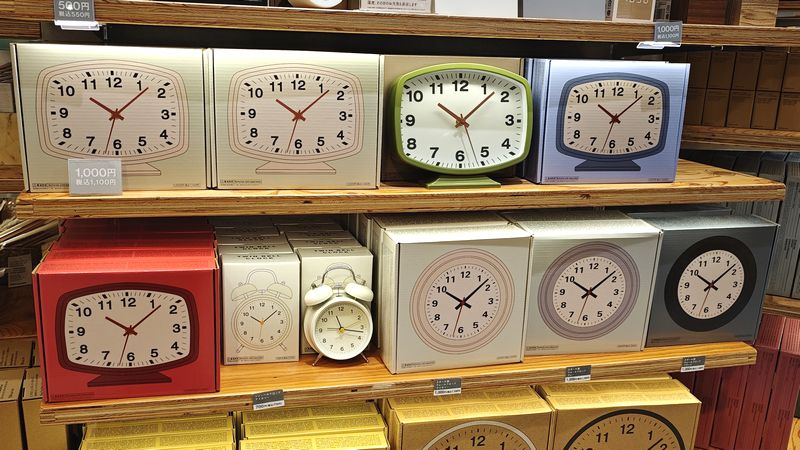 カラーは4色展開