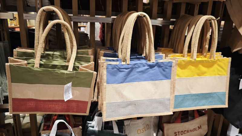お好みのカラーを選べる3カラー展開