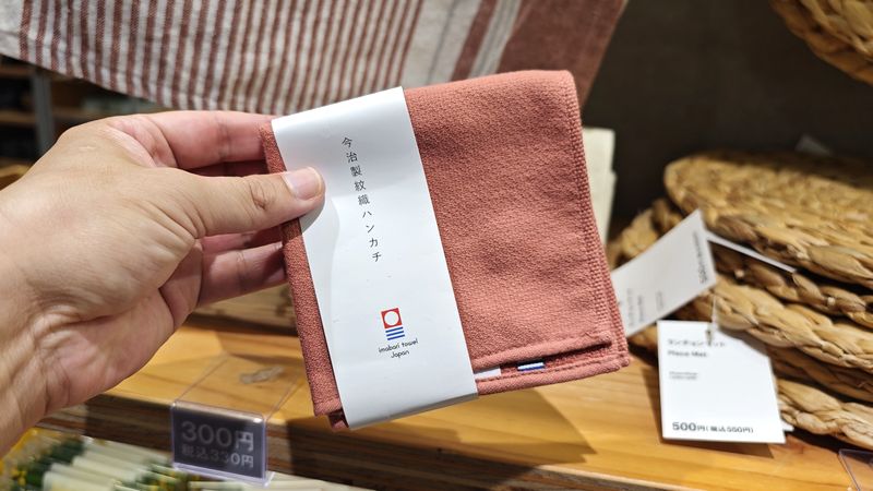 スタプロ「今治紋織ハンカチ」のカラー展開!シンプルデザインが使いやすい!