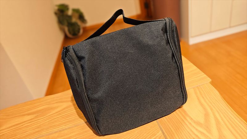 シンプルでどんな空間にもなじむデザイン