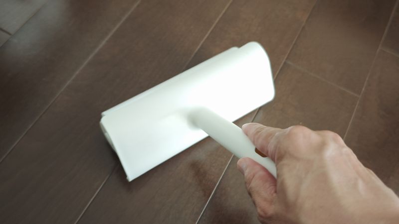 フローリングに貼り付きにくさがアピール