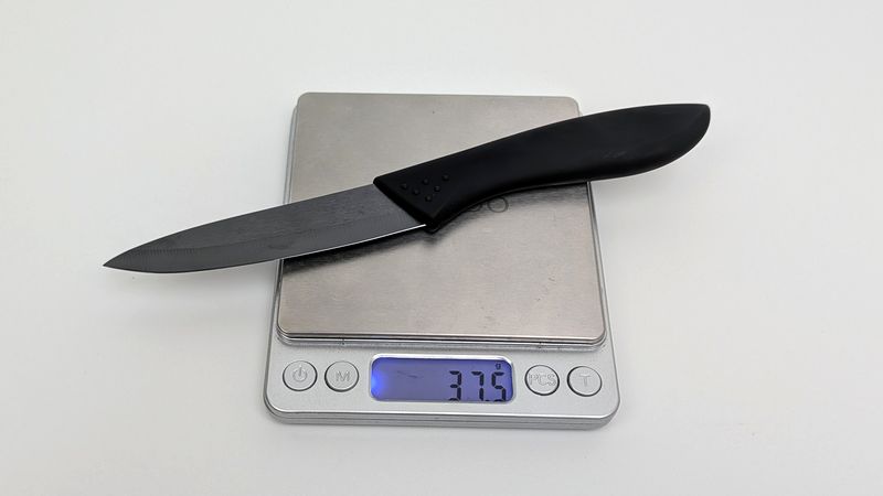 「黒いセラミックペティナイフ」の重さは実測37.5g