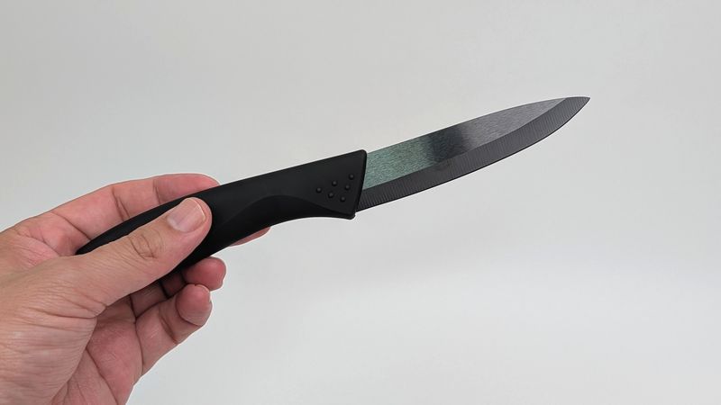 スタンダードプロダクツ「黒いセラミックペティナイフ」の使用感をチェック