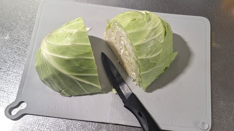 キャベツで切れ味をチェック