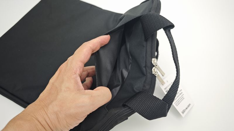 小さいポケットの小物収納としての有効利用は難しい!
