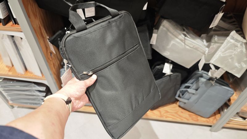 縦型のブラックを購入