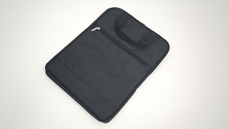 13インチのモバイルノートパソコンの収納が想定
