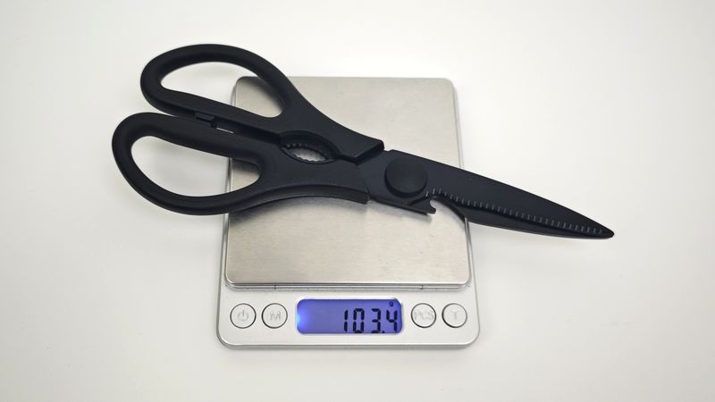 重さは実測で約103.4g