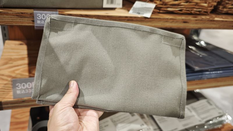 ナチュラルな布製ティッシュケースでインテリアに馴染みやすい！