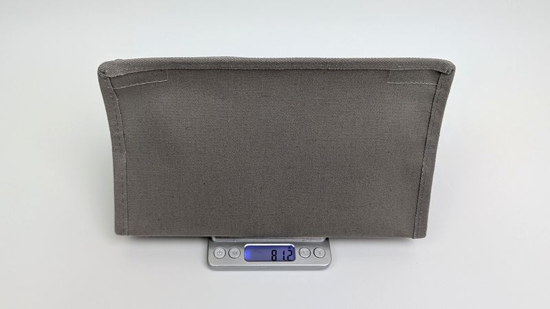 重さは実測81.2g