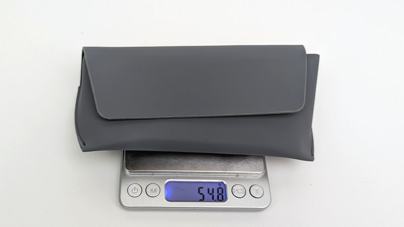重さは実測54.8g