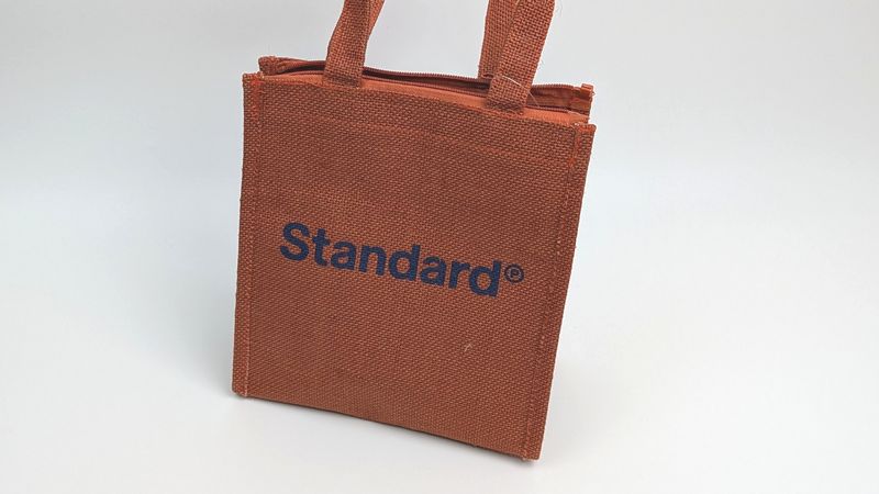 スタンダードプロダクツ「カラージュートランチバッグ」の主な特徴