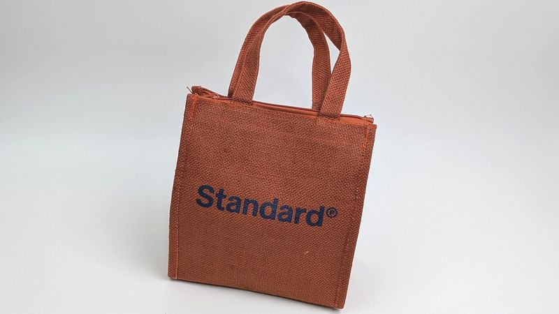 スタンダードプロダクツ「カラージュートランチバッグ」の使用感