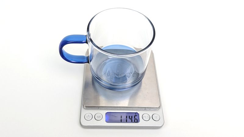 重さは実測114.6gと軽い