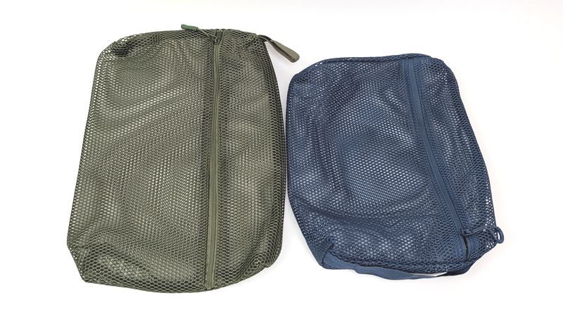 無印良品で購入したメッシュポーチMサイズと比較