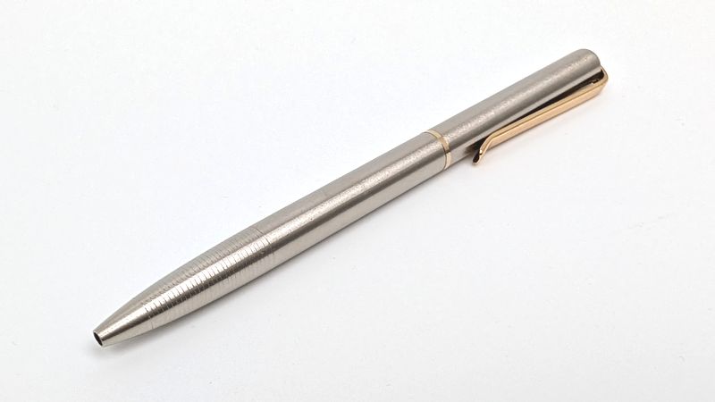 スタンダードプロダクツ「プレミアムメタルボールペン」のおすすめポイント