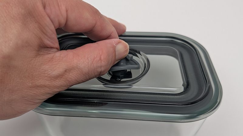 密閉のダイヤルを採用で高い密閉度で保存できる!