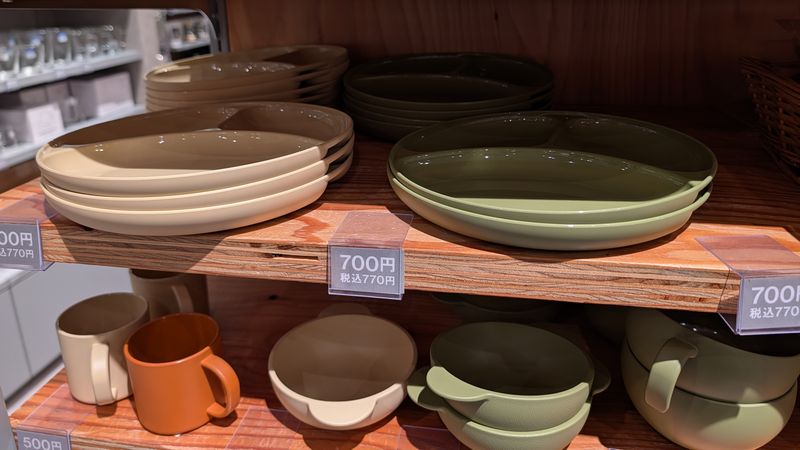 スタンダードプロダクツ「山中塗 ランチプレート」の特徴と使用感のレビュー