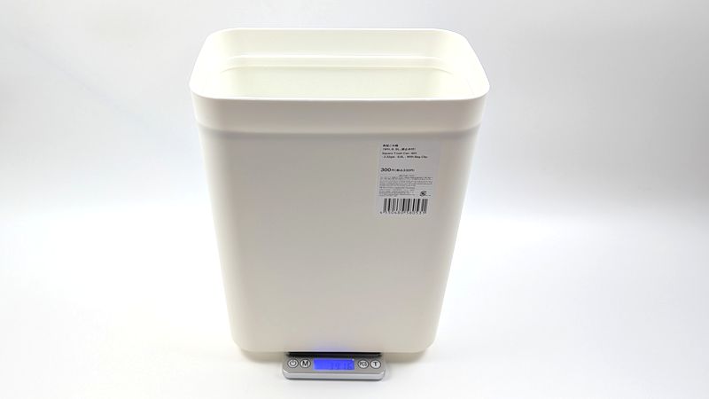 「角型ゴミ箱 8.8L」の重さ