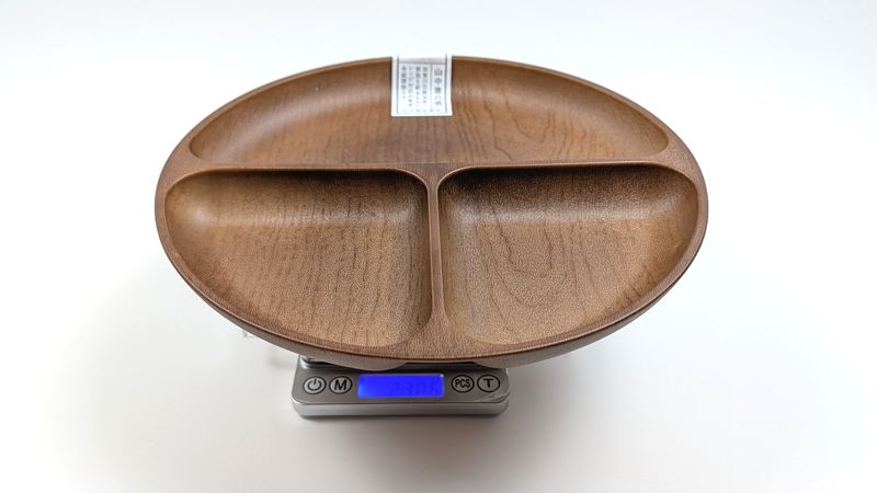 スタンダードプロダクツ「山中塗 木目ワンプレート」の重さ