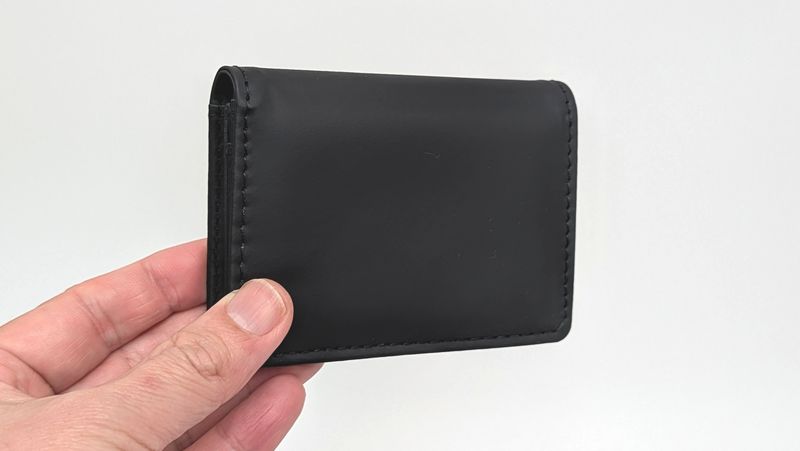 スタンダードプロダクツ「名刺入れ」の特徴と使用感