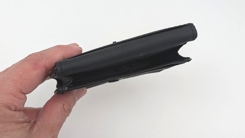 最大でおよそ60枚の名刺が入る高い収納が魅力大!