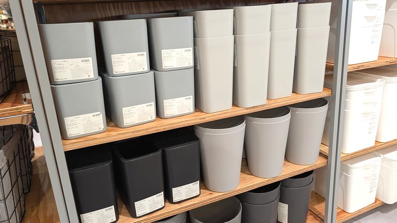 スタンダードプロダクツ「ワンプッシュ ゴミ箱」の種類と価格