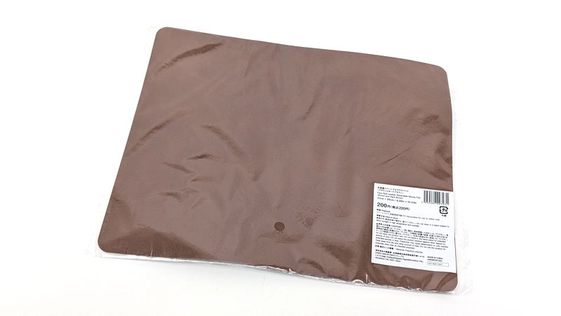 スタンダードプロダクツ「牛革風リバーシブルマウスパッド」の種類と価格