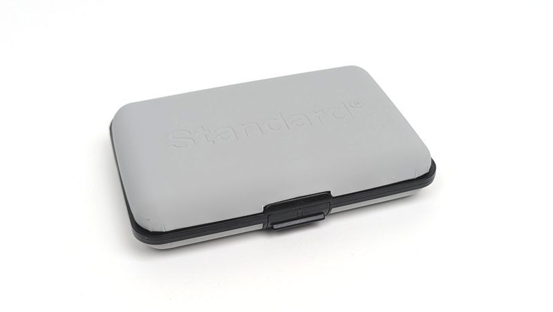 スタンダードプロダクツ「カードケース」の特徴と使用感