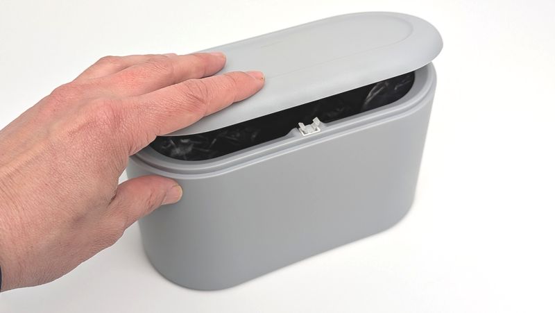 ワンプッシュで開けられるフタが便利