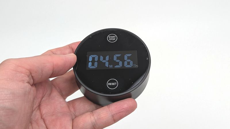 低価格で液晶画面ありが魅力！見やすさには気になるポイント有り！