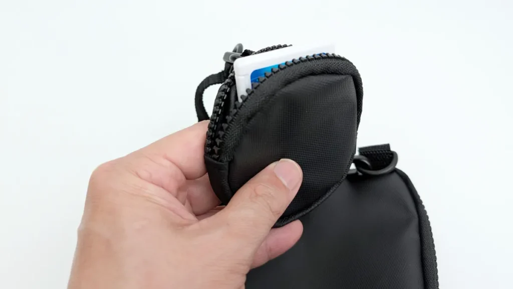 四角い形状のアイテムを入れるには適さない