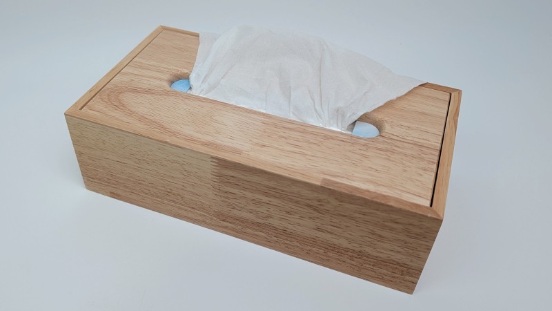 中に入れるティッシュのサイズ感をチェック