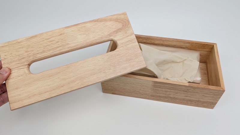 蓋はティッシュに乗せるだけで補充しやすい