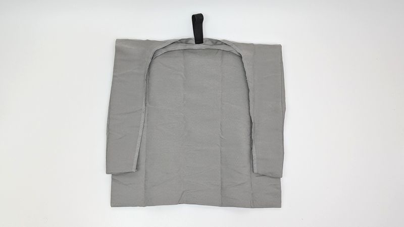 持ち手の部分を折り曲げる