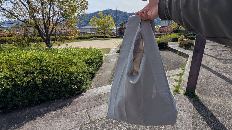 デザインはかなりシンプルな無地