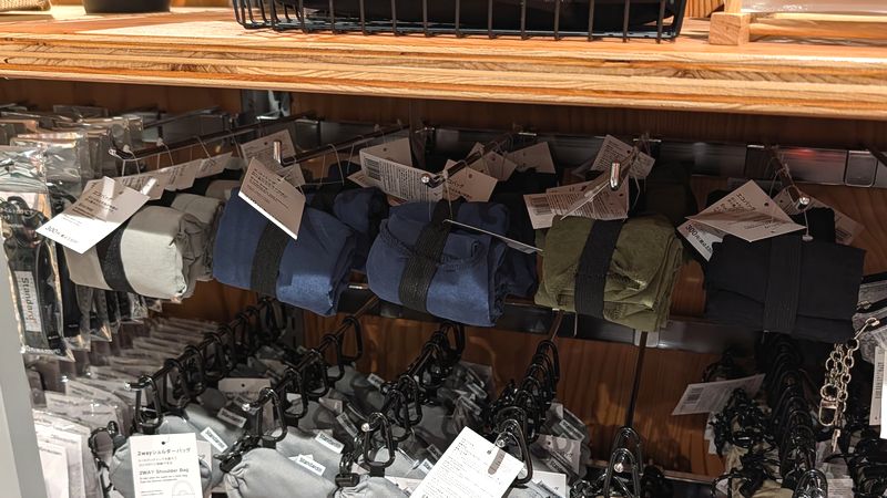 スタンダードプロダクツ「エコバッグ」のカラーと価格