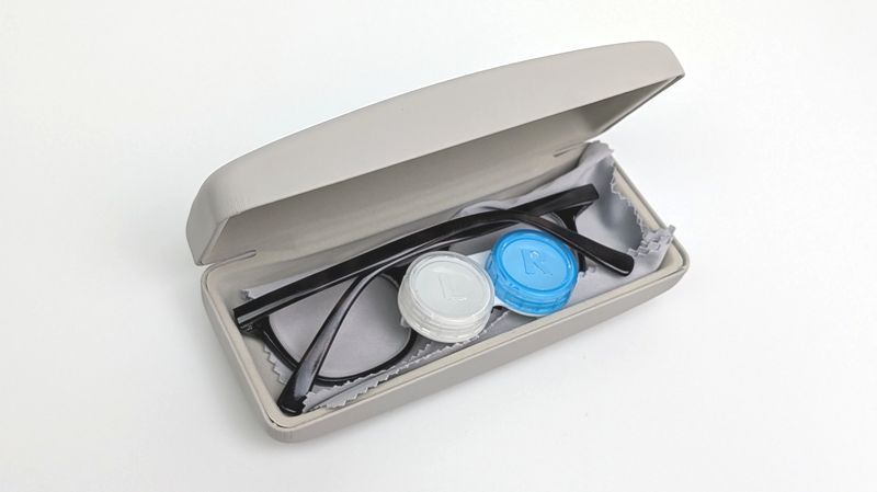 さらにコンタクトケースを入れても大丈夫