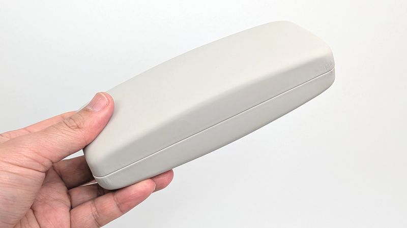 スタンダードプロダクツ「クロス付き メガネケース スクエア」のおすすめな点と気になる点