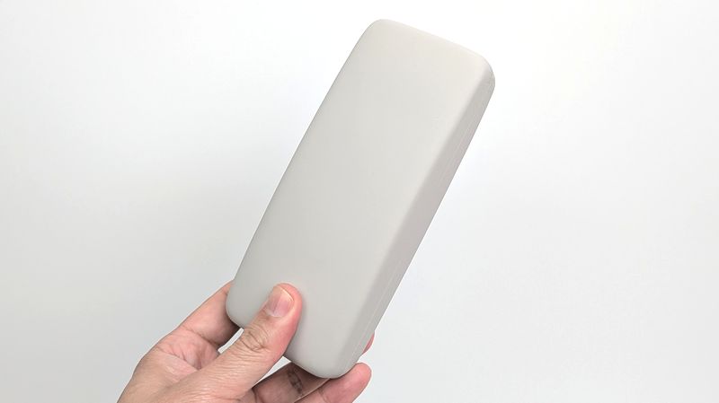 スタンダードプロダクツ「クロス付き メガネケース スクエア」の特徴と使用感