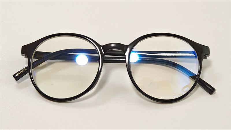 スタンダードプロダクツ「ブルーライトカットメガネ」のおすすめな点と気になる点